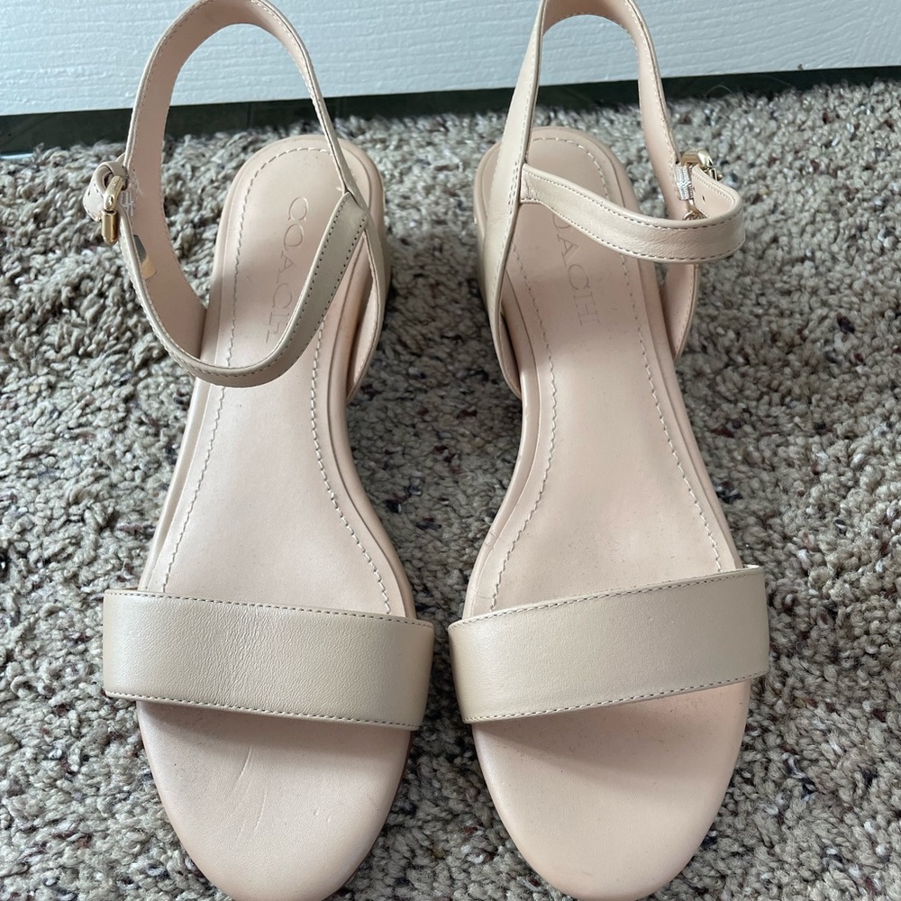 Coach Women’s Ida strap Sandals Nude color - Size 7.5 - Picture 2 of 7